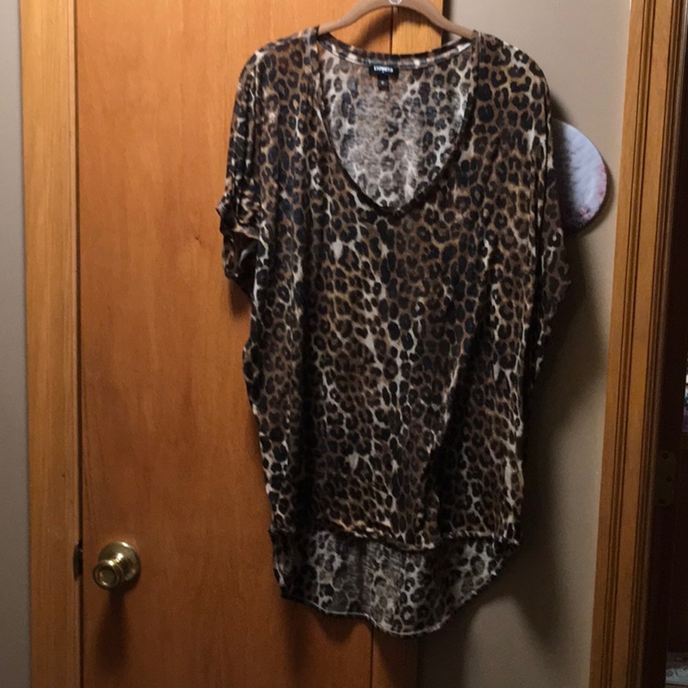 Ladies Express Leopard print Tunic Top. Size Large
